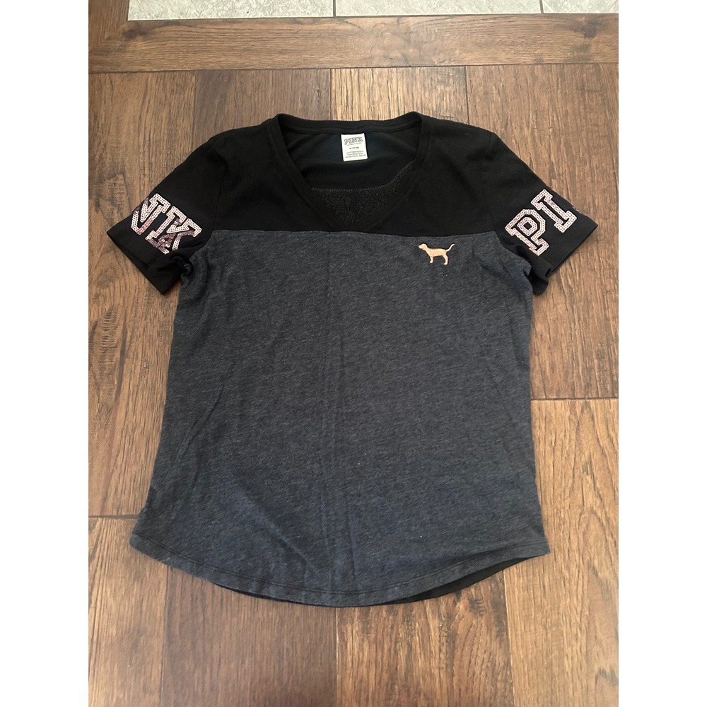 Victoria's Secret PINK Colorblock Sequin Dog V-Neck T-Shirt Black Grey Medium